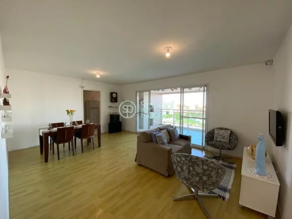 Imagem Amplo apartamento à venda com 4 quartos, sendo 2 suítes, e 4 banheiros no total. Este apartamento ...