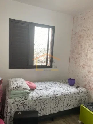 Imagem Apartamento com 3 dormitórios, sendo 1 suíte, 80m² de área útil, 1 vaga de garagem e um depósi...