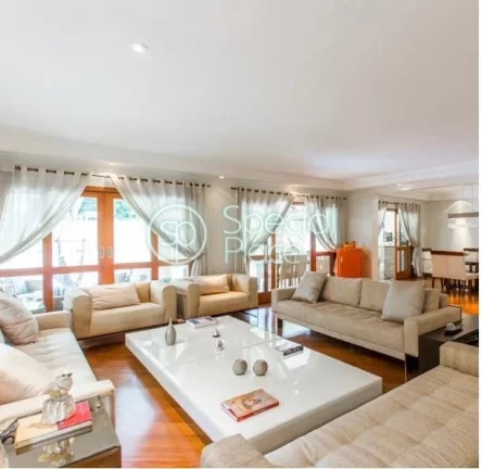 Imagem Clean e espaçosa.! Sala Estar voltada para Jardim com Piscina e Churrasqueira. 5 Dormitórios, send...