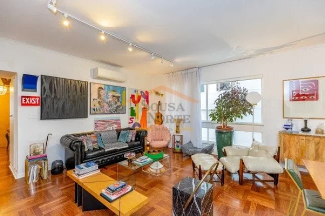 Imagem Apartamento amplo e reformado, com 174 m² de área útil, pé-direito alto, excelente iluminação ...