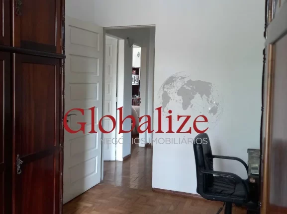 Imagem Sobrado à venda com 3 dormitórios e 2 vagas no bairro do Gonzaga em Santos por R$ 1.100.000,00