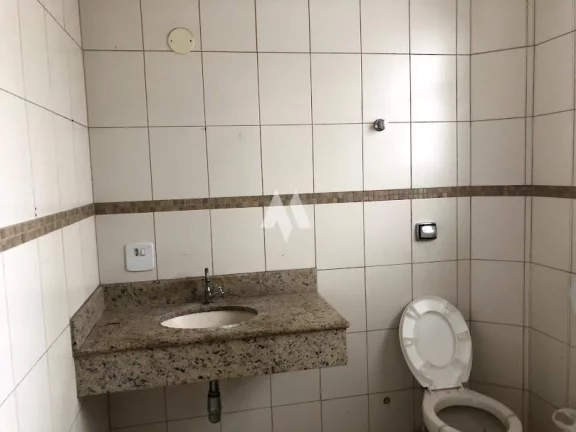 Imagem Casa Comercial para locação com 5 dormitórios e 8 vagas no bairro do Marapé em Santos/SP
