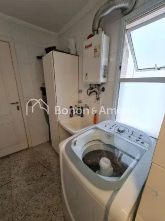 Imagem Excelente cobertura duplex, com área gourmet e hidromassagem. O imóvel possui sala para dois ambie...