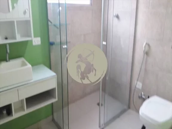 Imagem PARA INVESTIDORES! APARTAMENTO COM ELEVADOR, A 1 QUADRA DA PRAIA DO EMBARE. MUITO ABAIXO AO VALOR DE...
