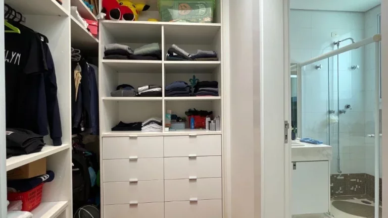Imagem Imperdível casa em condomínio de luxo no Residencial Tamboré 10 em Santana de Parnaíba-SP: 4 quartos, 4 suítes, 5 banheiros, 4 vagas, 566m²!