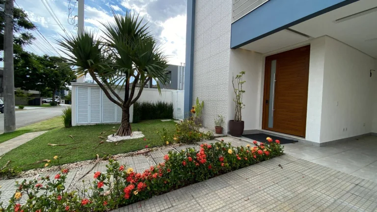 Imagem Casa a venda com 3 Quartos ( Suítes), 6 Vagas. Granja Viana.