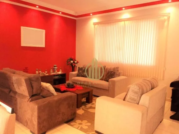 Imagem Casa residencial de três dormitórios com suíte