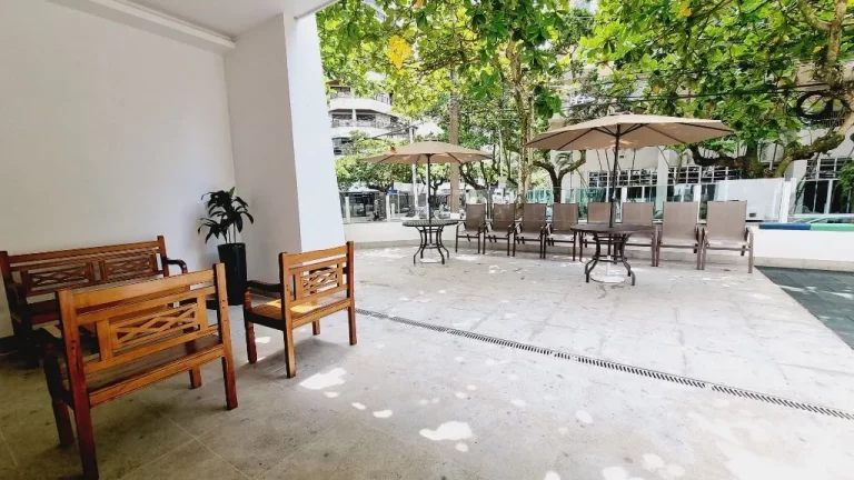 Imagem APARTAMENTO AMPLO, MOBILIADO COM 2 DORMITÓRIOS MAIS O 3º DORMITORIO OPCIONAL