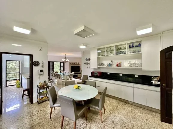 Imagem Cond Pq do Refúgio - 2.900 m² terreno, 5 suítes, piscina, quadra, pomar!