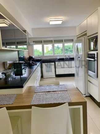 Imagem Vendo apartamento na Vila Nova Conceição. Requinte e muito bom gosto, neste incrível apartamento... São 4 dormitórios, sendo 2 suítes. O piso de ma