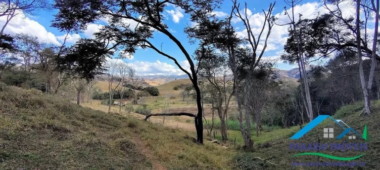 Imagem Oportunida Única! terreno Rural com nascentes no Caminho da Fé!