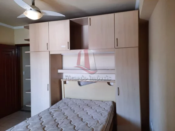 Imagem Espaçoso Apartamento Duplex c/ 4 Qtos.