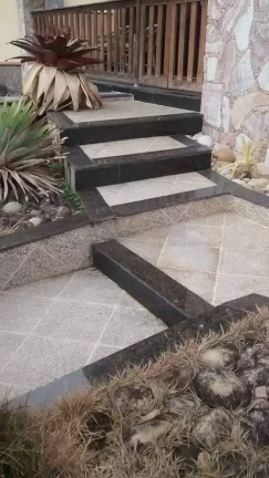 Imagem LINDA CASA COM 4 QUARTOS, QUINTAL GRANDE A VENDA - NOVA FRIBURGO.
