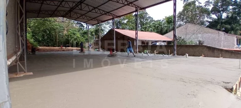 Imagem Galpão aberto para locação no Água Verde, Blumenau, SC