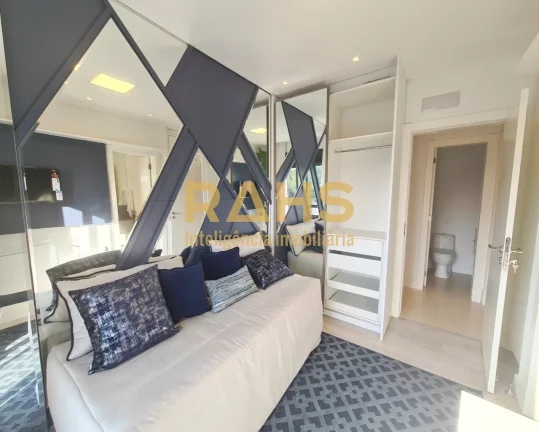 Imagem Lindo Apartamento no Bairro Atiradores Decorado e Equipado. São 80,44m² privativos, 2 suítes, lav...