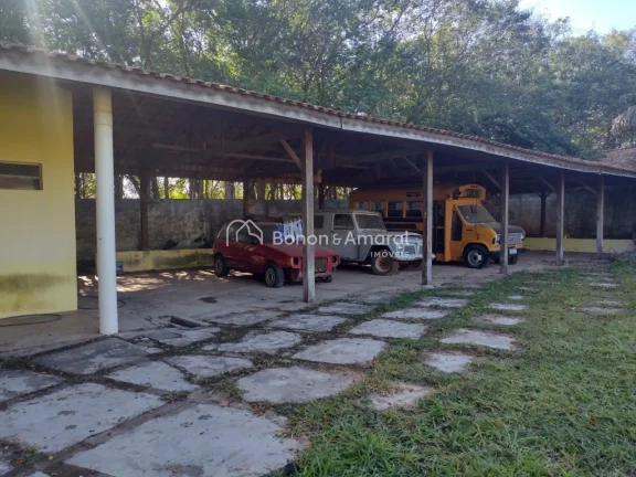 Imagem O condomínio Manege Residence é composto por 18 lotes. 

O aluguel em questão é de um lote priva...