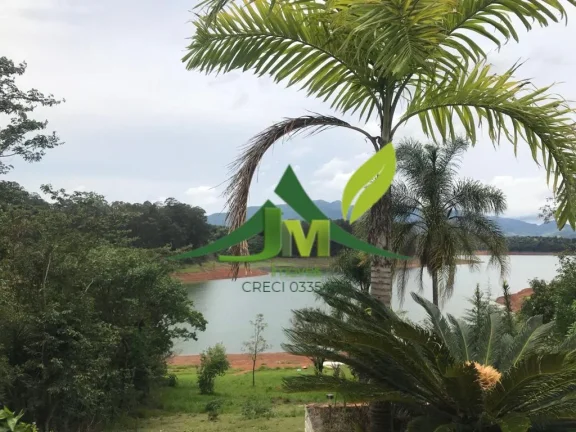 Imagem Linda Chácara Pé na Água à Venda em Piracaia – Exclusividade e Conforto