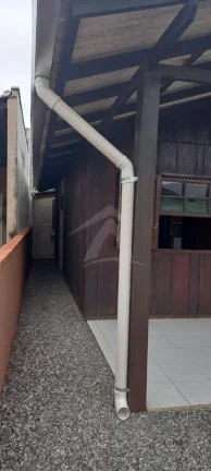 Imagem CASA DE MADEIRA, 2 QUARTOS, BARRA DO SAI