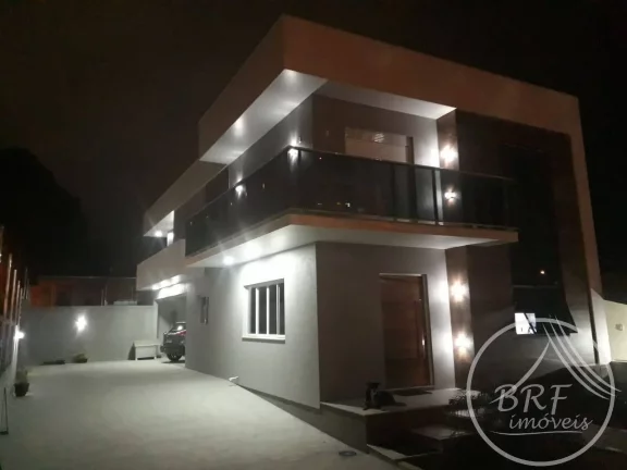 Imagem Vendo casa semi nova em Estreito Florianópolis SC, três suítes, lavabo.