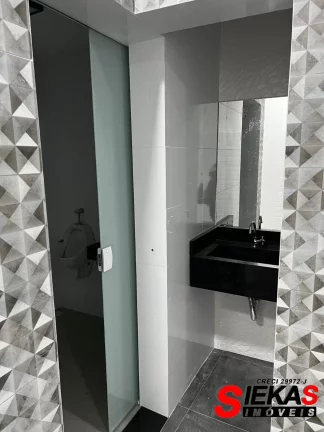 Imagem Salão Comercial de 296m² com 2 Banheiros na Penha de França, São Paulo-SP: Ideal para o seu Negócio!