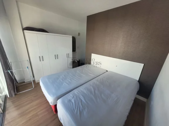 Imagem Apartamento para reforma com 3 dormitórios à venda em Balneário Camboriú.