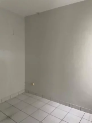 Imagem Casa de 1º andar à venda próximo à Unit do centro - Ótimo investimento!