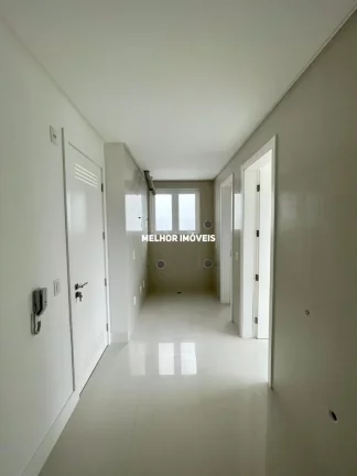 Imagem Cobertura Tríplex Frente Mar à Venda com 07 Suítes, Terraço com Piscina, Localizado na Barra Sul em Balneário Camboriú - SC