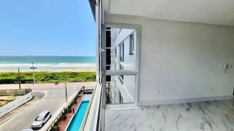 Imagem Apartamento com 3 dormitórios sendo 1 suíte e 2 vagas de garagem na Praia Brava em Itajaí