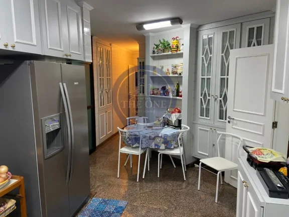 Imagem Apartamento de Luxo no Pacaembu: 3 Quartos, 3 Suítes, 2 Salas, 4 Banheiros e 4 Vagas - 230m² - São Paulo-SP