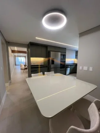 Imagem Apartamento 287m², 100% reformado, nunca habitado, mobiliado, andar com vista livre. Possui 3 dormi...