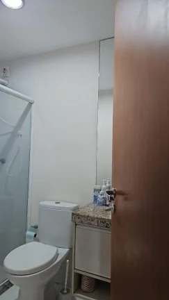 Imagem Apartamento 2 quartos sendo 1 suíte recém reformado, andar alto, planta lateral virada ao shopping Boulevard, vista lateral p mar.