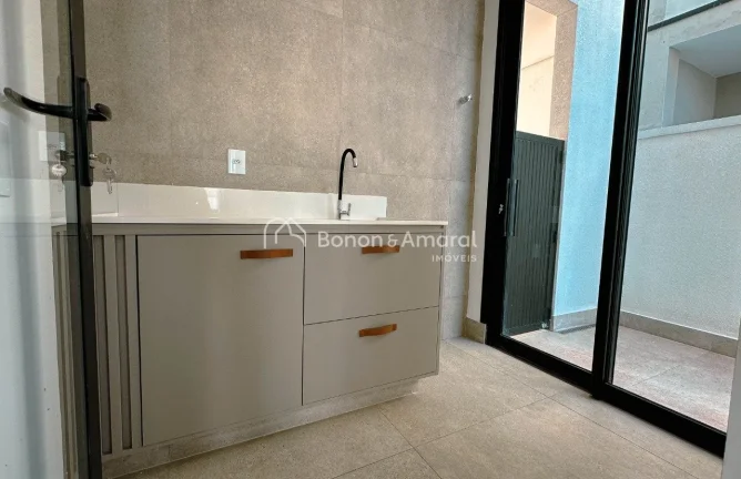Imagem Casa de Alto Padrão com 5 Suítes, Piscina e Infraestrutura Completa

Apresentamos uma casa de alto...