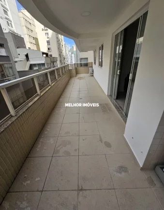 Imagem Apartamento diferenciado na Quadra Mar com 3 dormitórios no centro de Balneário Camboriú