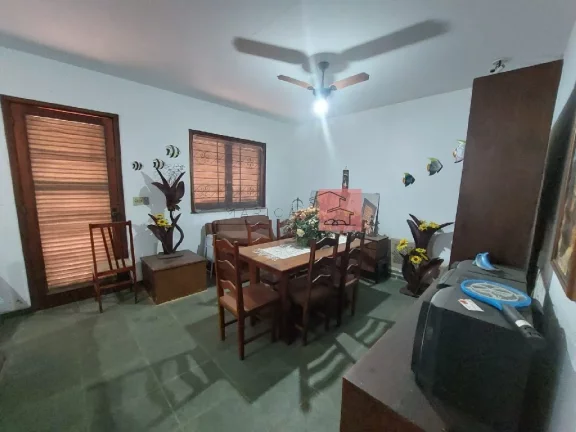 Imagem Casa para Venda em Araruama/RJ - 4 Dorm. 180 m2 Área Útil