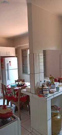 Imagem CASA COM 2 QUARTOS COM KITNET NOS FUNDO, NO BAIRRO 3 BANDEIRA