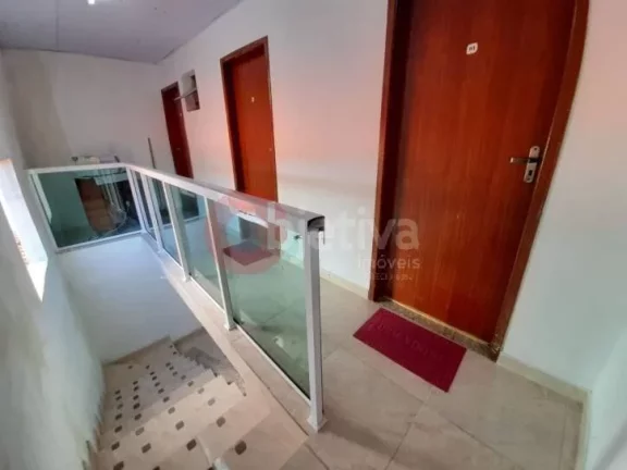 Imagem Casa com 2 Kitnetes e uma loja à venda - Peró - Cabo Frio/RJ