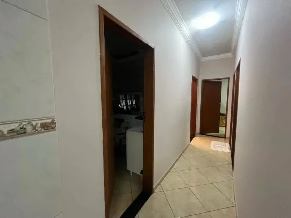 Imagem Ótima Oportunidade: Casa Espaçosa com 4 quartos no bairro Nova Suíça