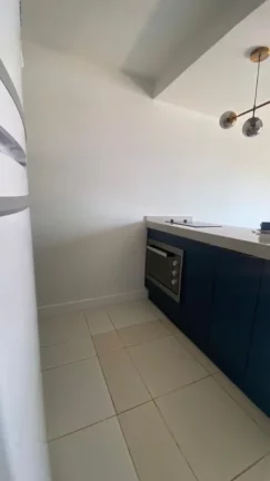 Imagem A 5ª Avenida Imóveis selecionou esse apartamento de 1/4 Sala Duplex no BAHIA LODGE, ancorado no melhor ponto do Rio Vermelho, debruçado sobre o mar: