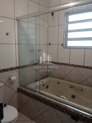 Imagem Casa Assobradada 180m², 1 Salão Comercial(39m²), 2 Quartos, sala, cozinha, 1 Cômodo menor, Lavanderia, 1 Banheiro, 2 Vagas, no São Jorge do Guapituba, Mauá-SP