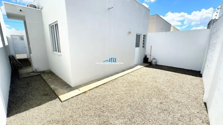 Imagem Casa para Locação em Feira de Santana, SIM, 2 dormitórios, 1 banheiro, 2 vagas