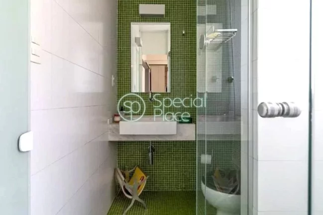 Imagem Cobertura reformadíssima com 155m² em Perdizes. Primeiro piso - sala para dois ambientes com sacad...