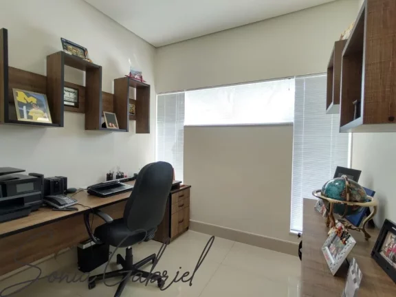 Imagem Imóvel de luxo: Casa em condomínio à venda em Valinhos-SP, Condomínio Zürich Dorf - 4 quartos, 4 suítes, 3 salas, 6 banheiros, 6 vagas, 580m².