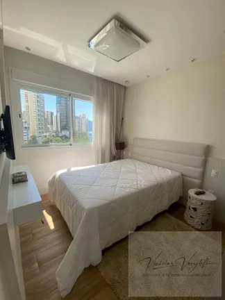 Imagem Apartamento 4 ou + dormitórios para Venda em Balneário Camboriú / SC no bairro Centro
