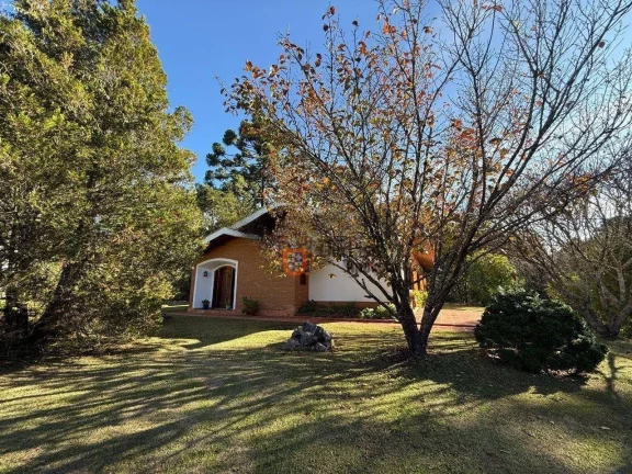 Imagem Casa com 4 dormitórios à venda, 267 m² por R$ 1.500.000,00 - Jd do Embaixador - Campos do Jordão/SP