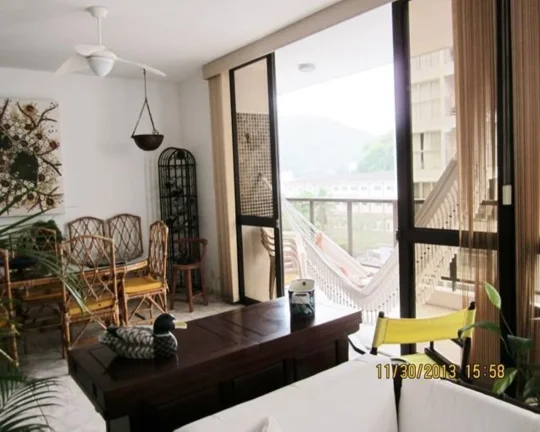 Imagem Apartamento à venda no Guarujá na Praia das Pitangueiras