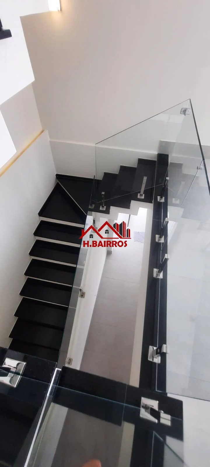 Imagem Casa com 04 Dormitórios à Venda - Jaguary - São Jos?(C) dos Campos