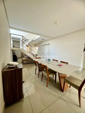 Imagem Sobrado á venda em condomínio fechado