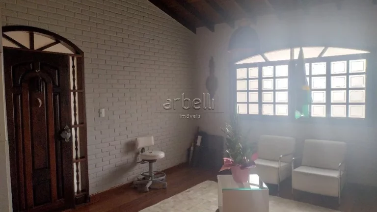 Imagem Explore este encantador sobrado em estilo colonial localizado no Butantã, com fácil acesso ao Metr...