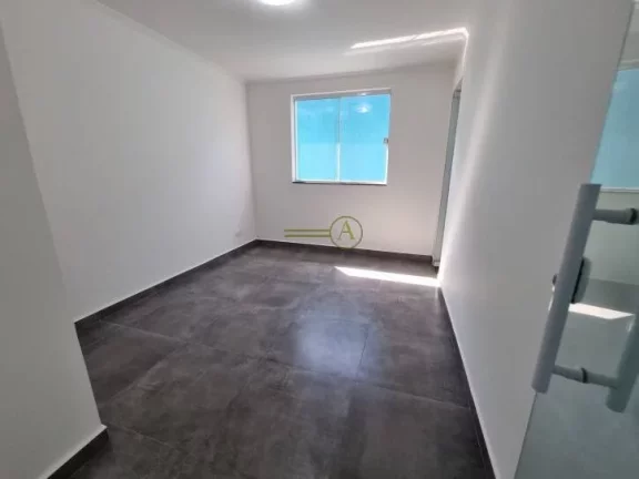Imagem Casa térrea, alto padrão, de esquina e apenas 150 metros da praia, à venda