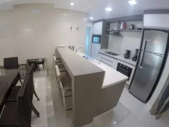 Imagem Apartamento mobiliado com 3 dormitórios sendo 3 suítes e 3 vagas de garagem em Balneário Camboriú/SC